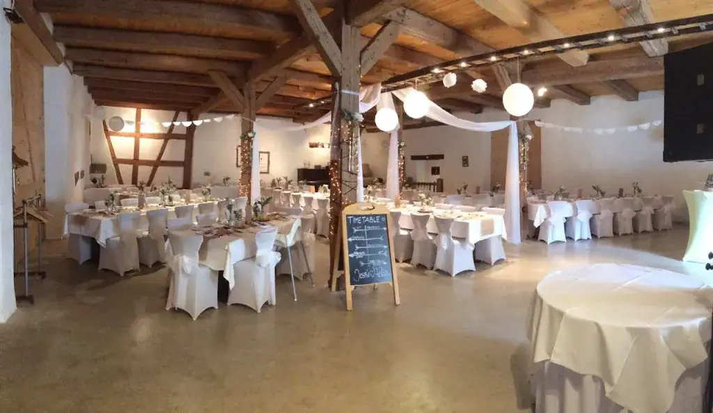 Gasthaus Zum Hirschen ristorante a Merkendorf