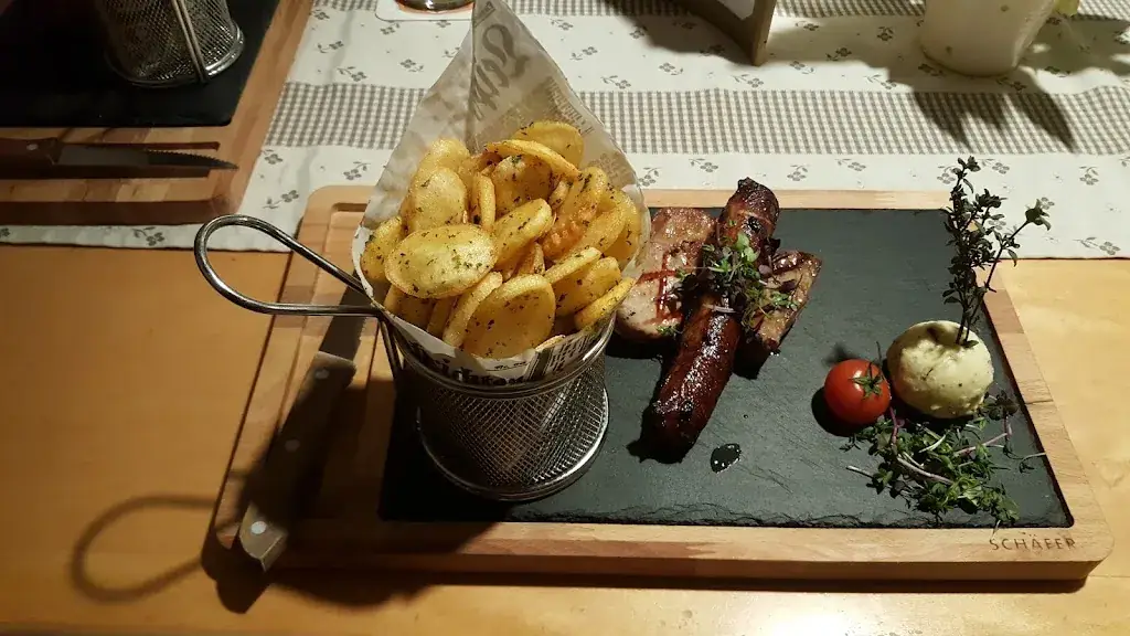 Cristian Cruciat_Der Gary - Hotel, Metzgerei, Biergarten, Wirtshaus, Eventcatering_Merkendorf_review