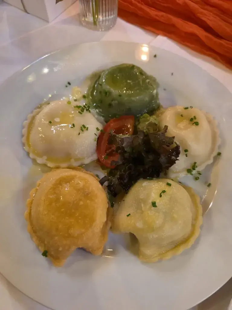 Cherry Chery_Gasthaus Hirschenwirt_Mühlen_avis