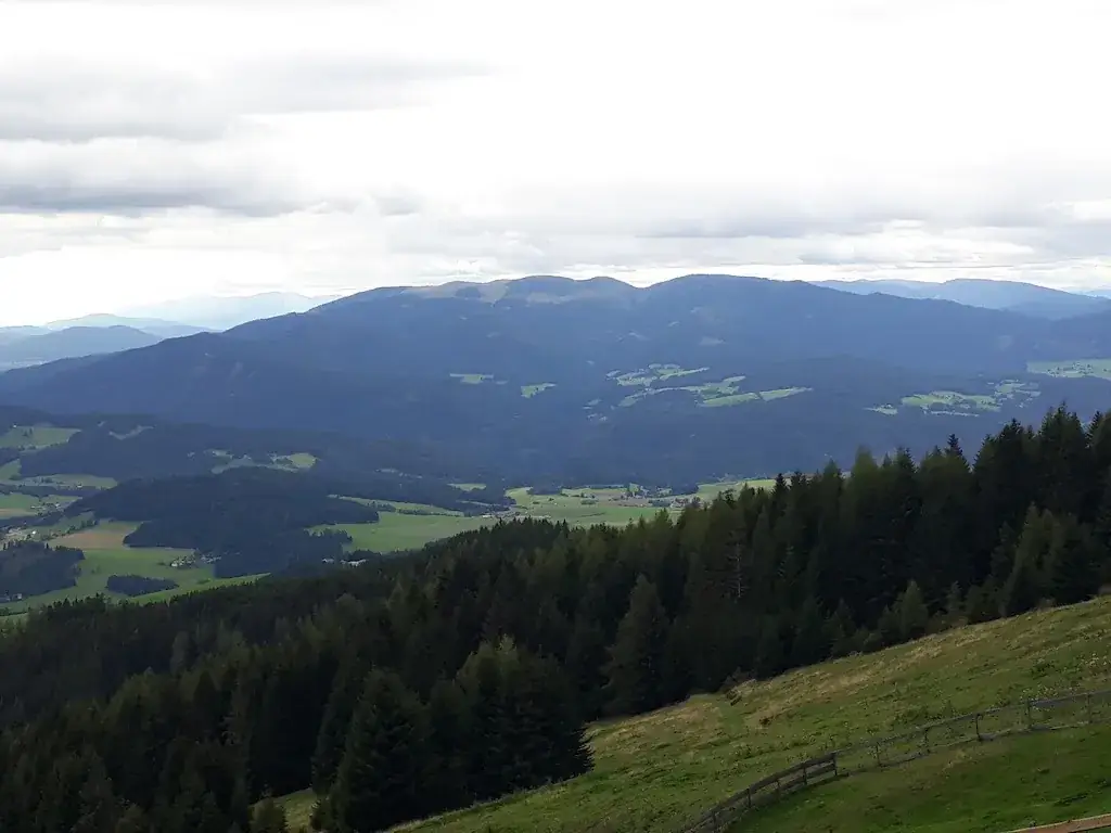 Pantea Moshfegh_Tonnerhütte_Mühlen_recensione