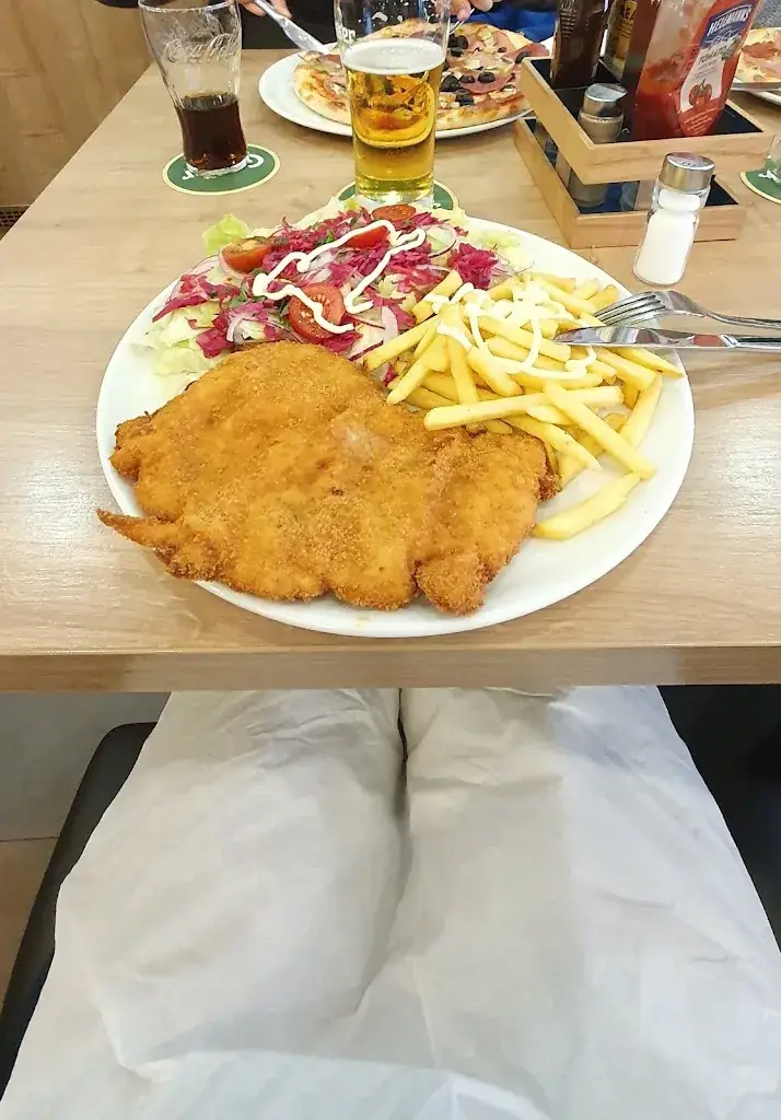 Kim Walker_Grimming Grill_Mitterndorf im Steirischen Salzkammergut_review