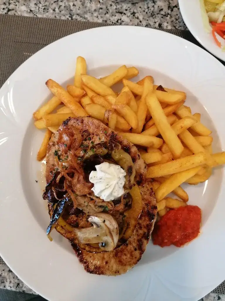 Mario Landl_Cafe Restaurant Picasso_Liezen_avis