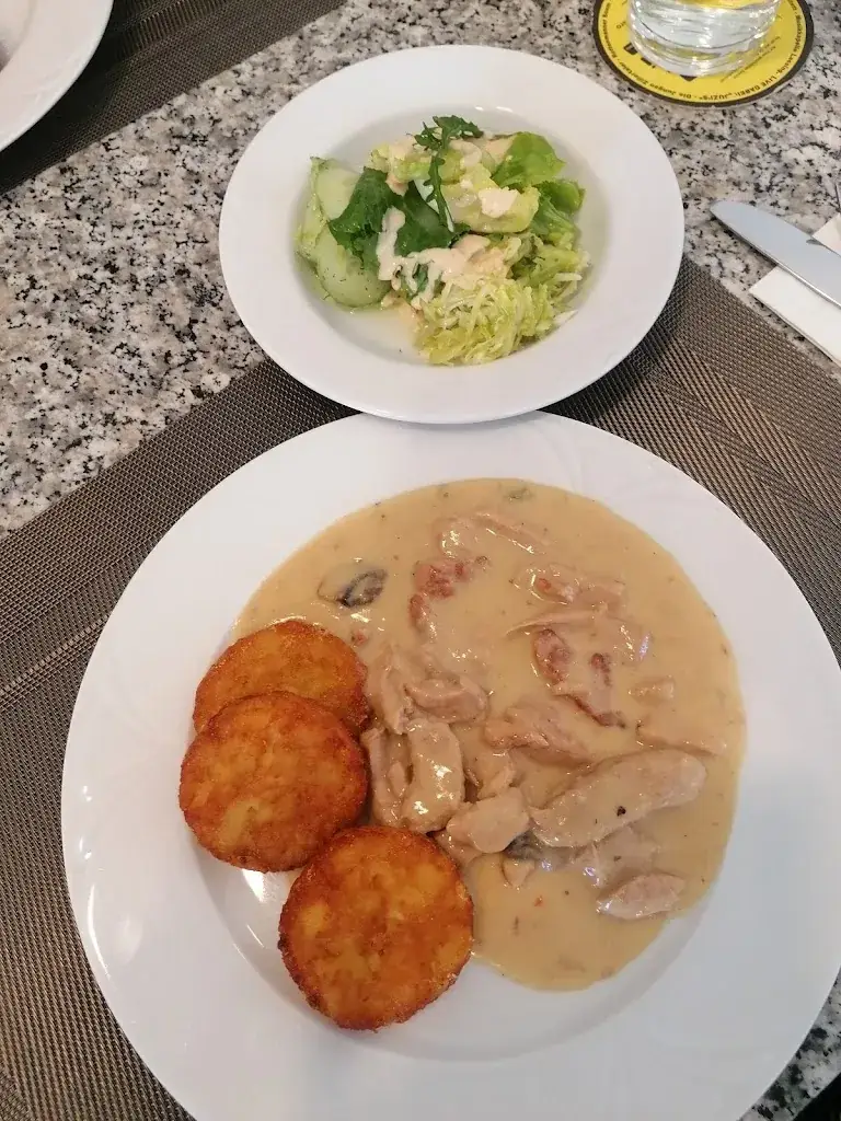 Cafe Restaurant Picasso_Liezen_slider_image_3