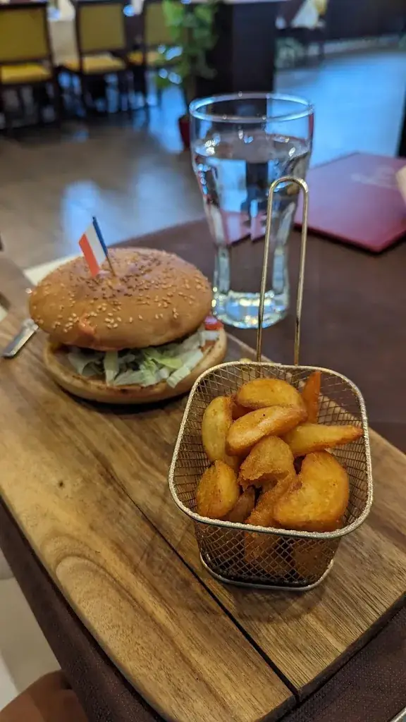 Dhanya Venkatesh_Restaurant El Monte_Liezen_review