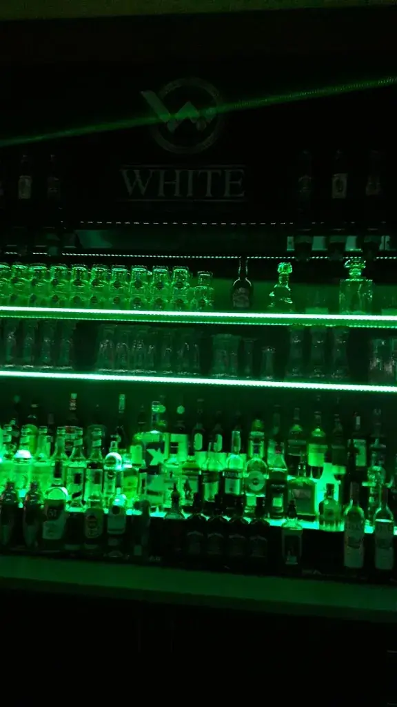 Mike Rootbrook_Cafelounge White_Liezen_review