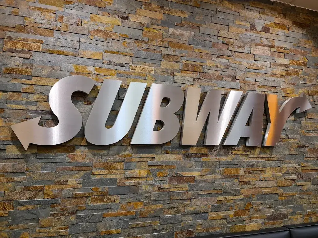 András Vidéki_Subway_Liezen_avis