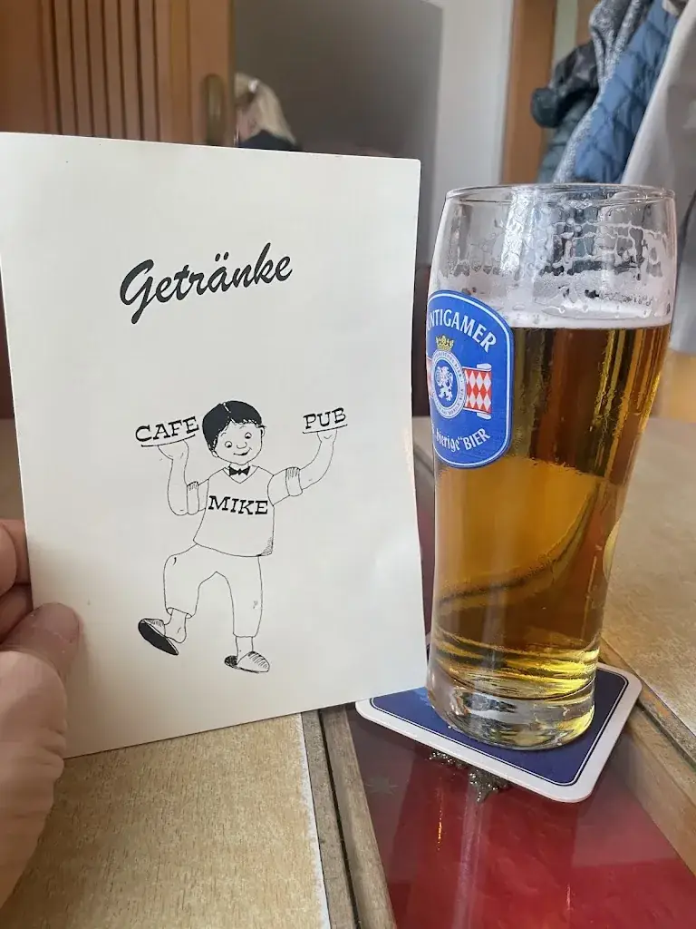 Kyle Dine_Mikes Cafe Pub_Stadtschlaining_avis