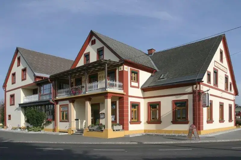 Gasthof zur Post - Inh. Reisacher Margret ristorante a Nestelbach bei Graz