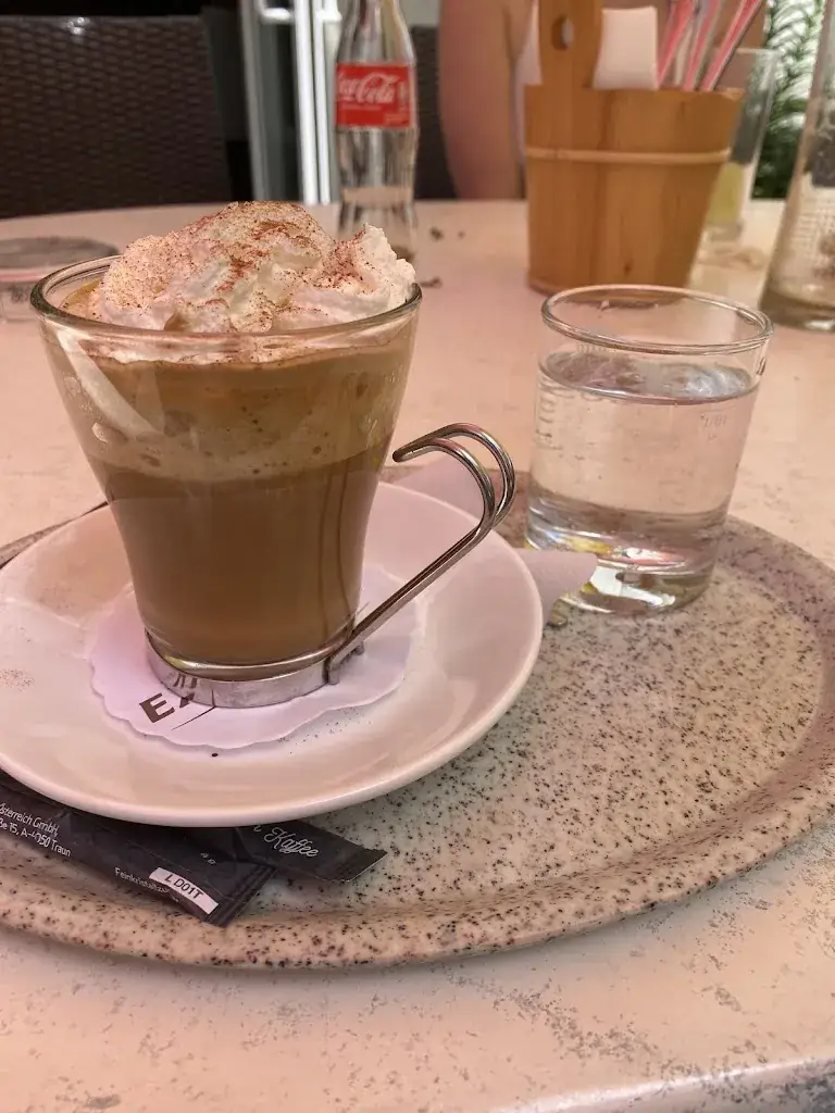 Claudia Wilhelm_Restaurant Central_Neudau_avis