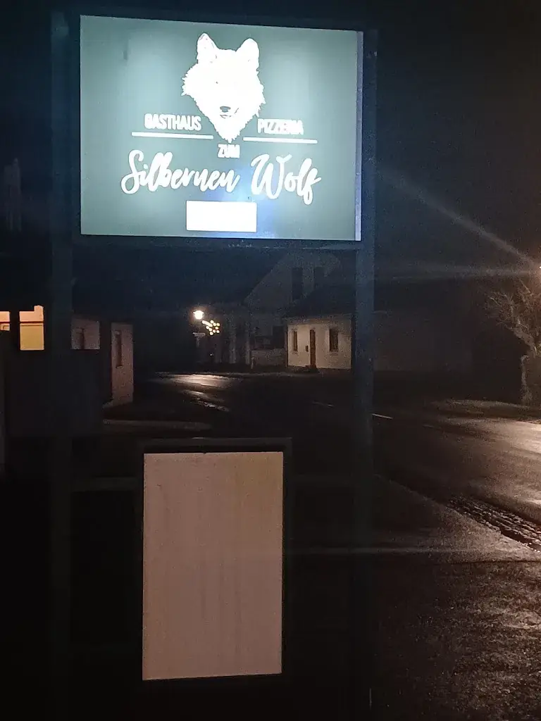 Milijana Protic_Gasthaus „zum Silbernen Wolf“_Neudau_avis