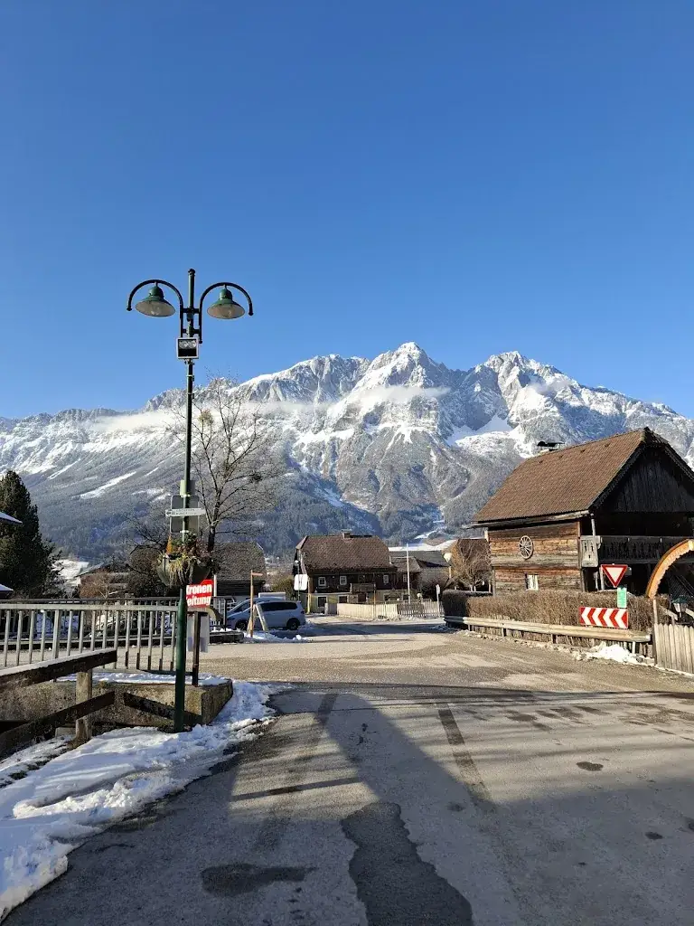 Giedre Rakasyte_Gasthaus zum Grimmingtor_Niederöblarn_avis