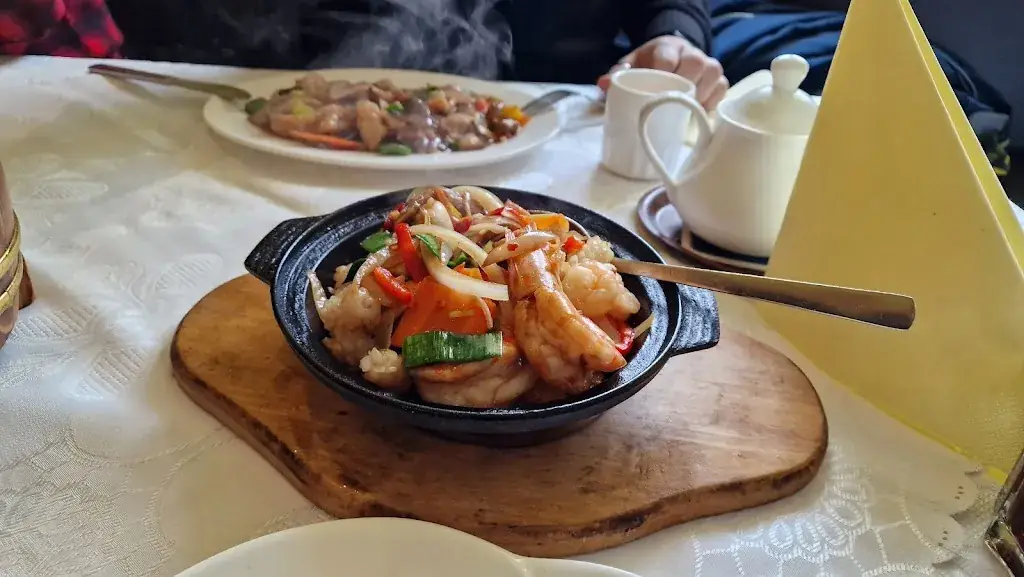 Szilárd Megyesi_Chinarestaurant Hong_Niederwölz_review