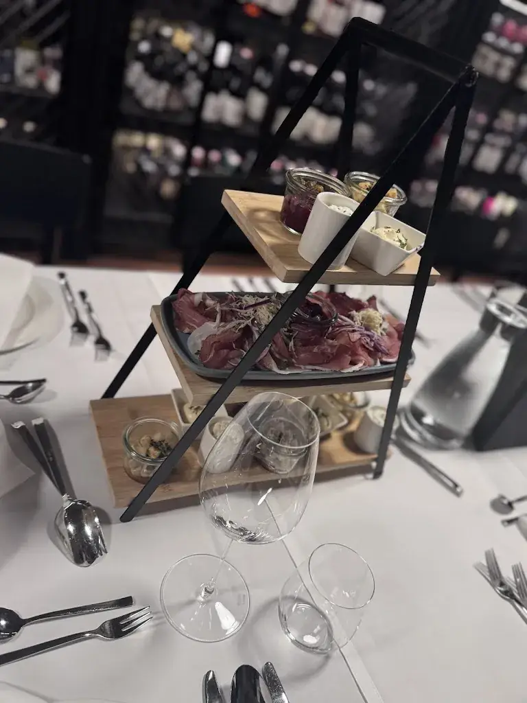 Marc S._Weinkosterei Vinothek Burgenland_Stadtschlaining_review