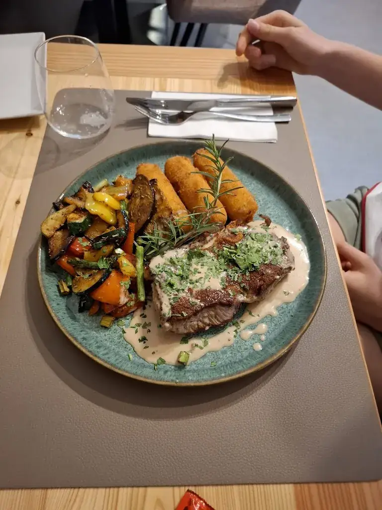 S. Stetter_Restaurant zum Pölzl - Inh. Markus Pölzl_Neumarkt in Steiermark_avis