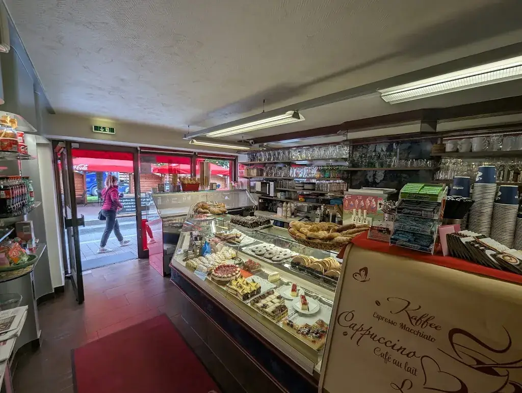 Krasimir Velkov_Cafe Central, Das Kaffeehaus in Neumarkt_Neumarkt in Steiermark_recensione