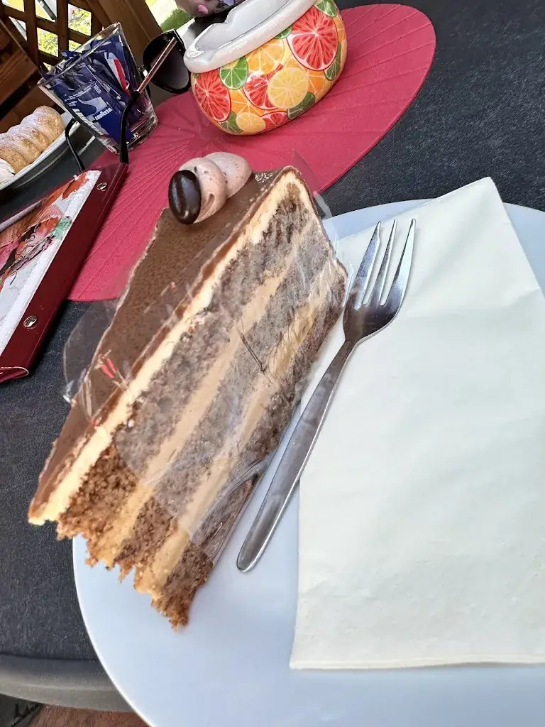 Farhad Farzan_Cafe Central, Das Kaffeehaus in Neumarkt_Neumarkt in Steiermark_recensione