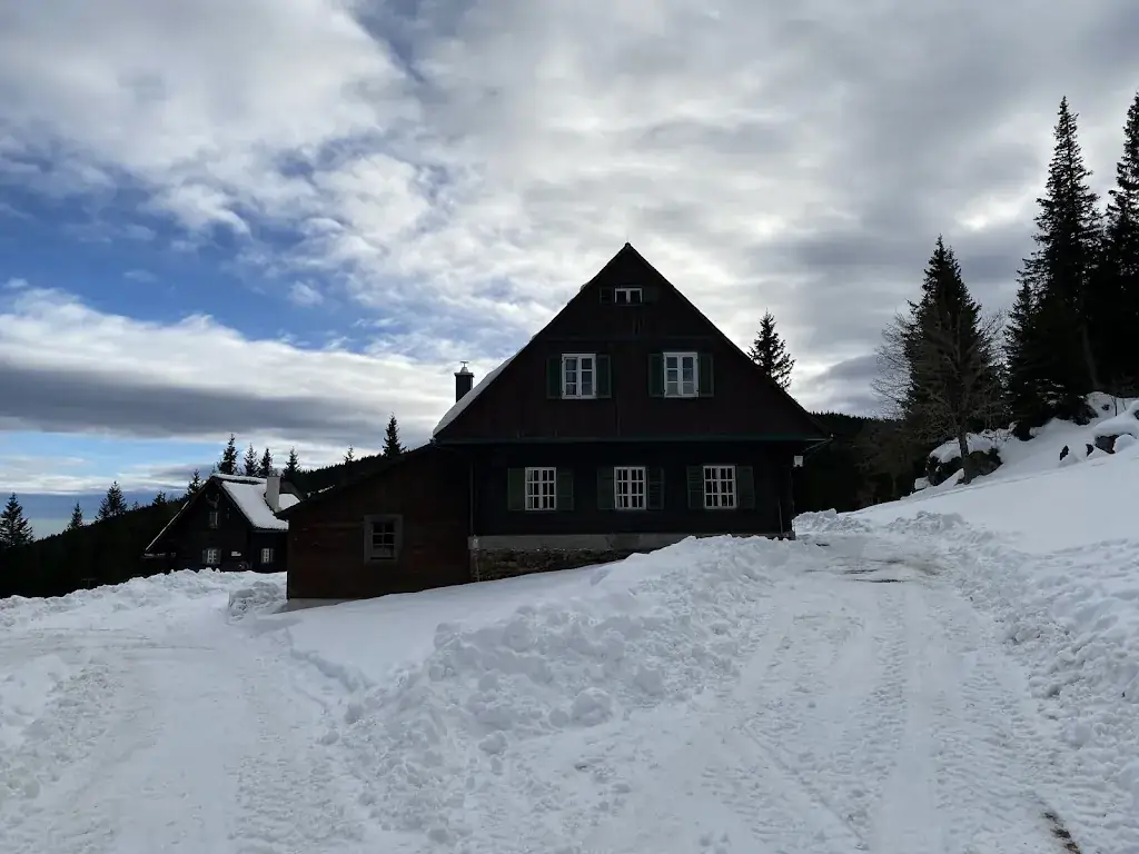 Gerhard Mang_Stoffhütte_Osterwitz_review