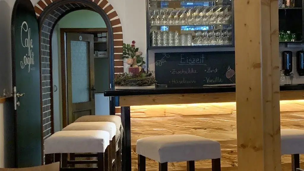 Gerhard Niesslein_Cafe Eight_Oberwölz Stadt_recensione