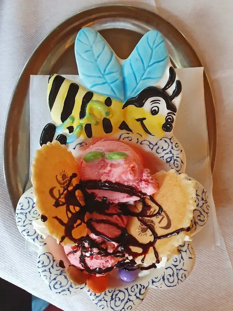 Melinda van den Brink_La piscina_Oberwölz Stadt_review