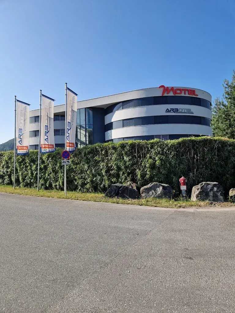 Matthew Grubb_Motel Arbotel Self Check-In 24/7_Peggau_avis