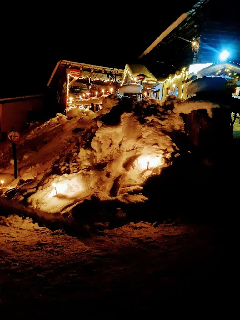 Julia Friesenbichler_Wirtshaus zum Wurmerl_Parschlug_review