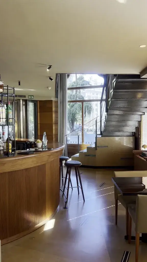 Miu_East 47 Restaurant-Bar_Strem_avis