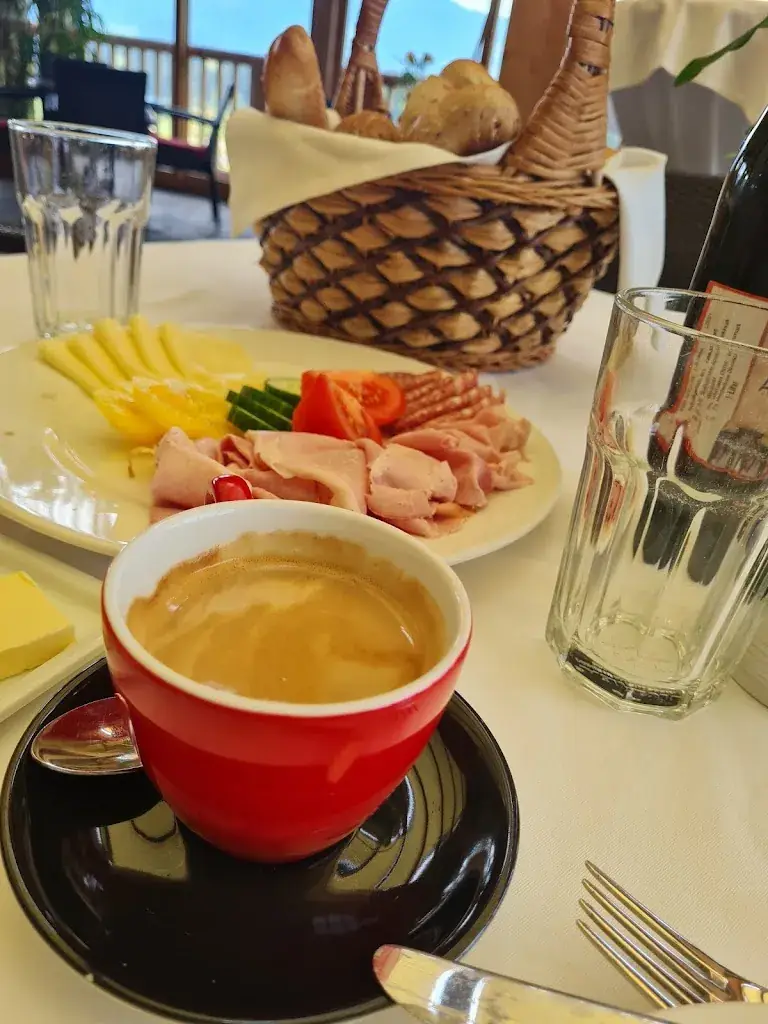 Viki Unger_Postwirt_Passail_review