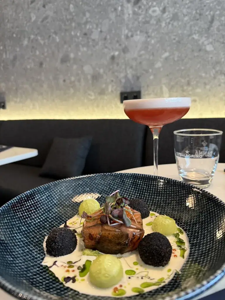 taste - Restaurant | Bar_Rust_slider_image_3