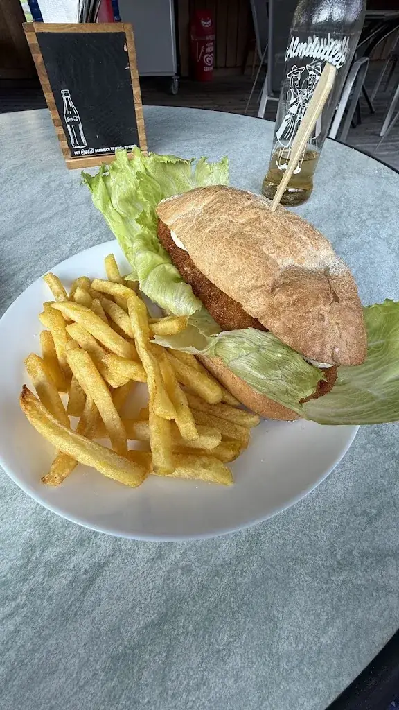 Lucia Mižičová_Buffet am Teich_Pusterwald_recensione