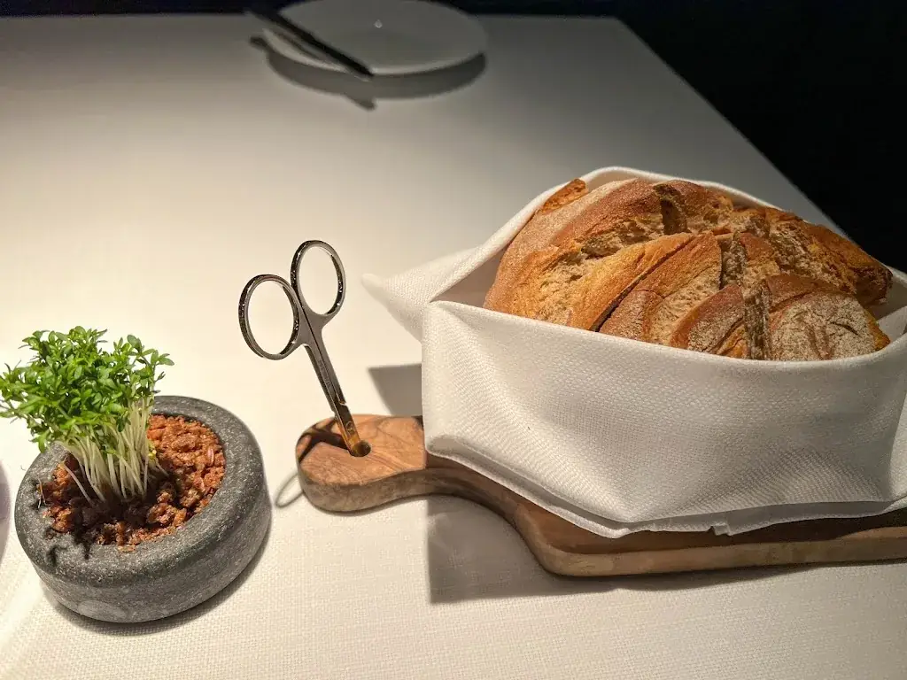 Joel Pagett_Ammolite - The Lighthouse Restaurant_Rust_review