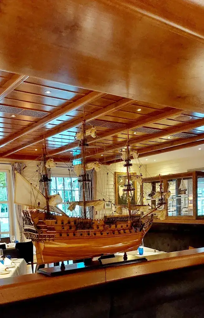 Barefoot Centipede_Restaurant 