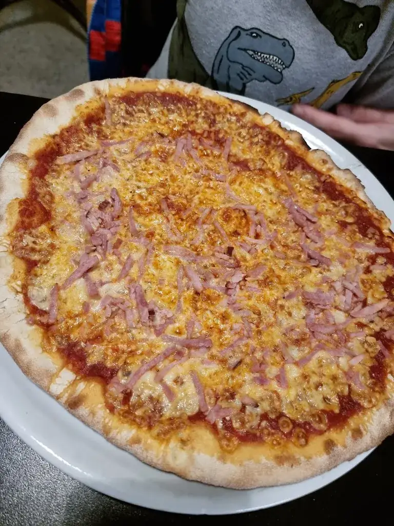 Menu_Restaurant-Pizzeria Akkavaara_Salla_image_8