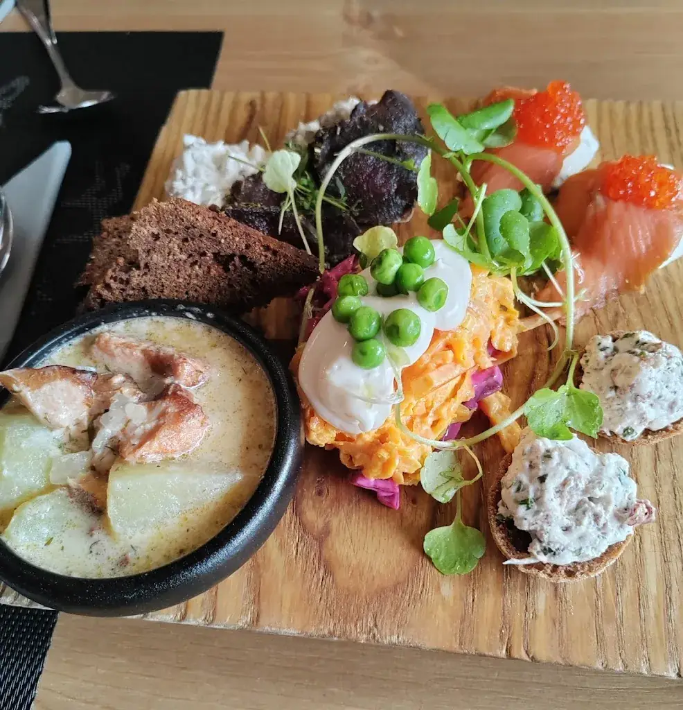 Menu_Kaira Cafe / The Middle of Nordic Ltd Oy_Salla_immagine_4