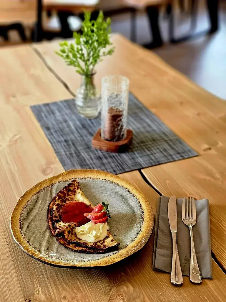 Menu_Kaira Cafe / The Middle of Nordic Ltd Oy_Salla_immagine_5