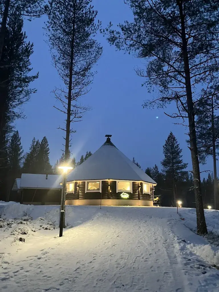 Rachel Halley_Kaira Cafe / The Middle of Nordic Ltd Oy_Salla_recensione