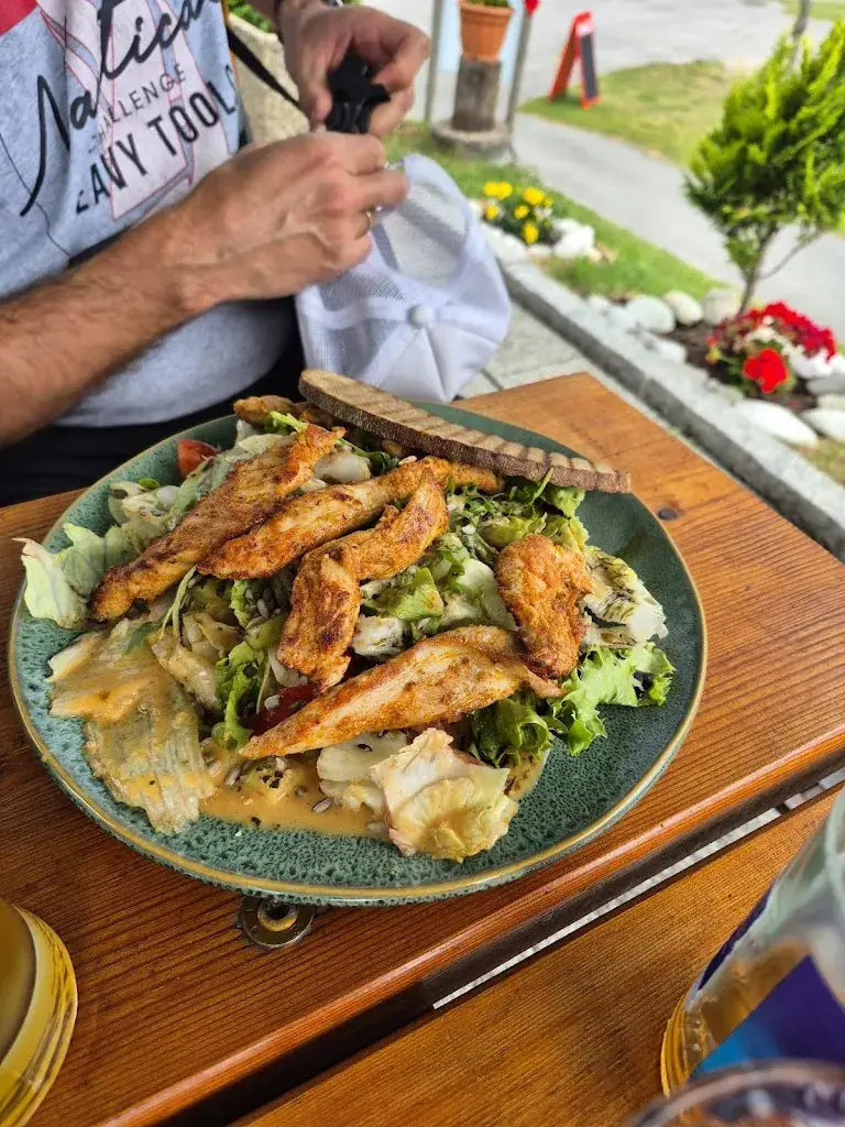 Adrienn Parti-Dózsa_Zentrum Café Restaurant_Ramsau am Dachstein_recensione