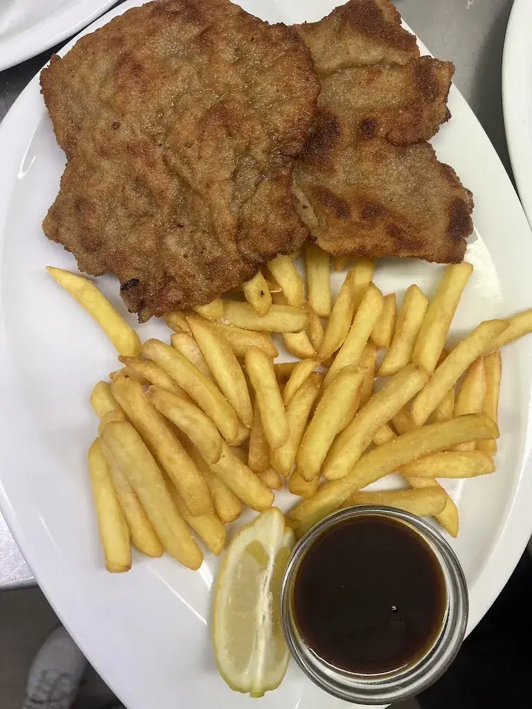 alba bagozi_Restaurant Blery & Paolo Am Waldstadion_Sankt Ilgen_review