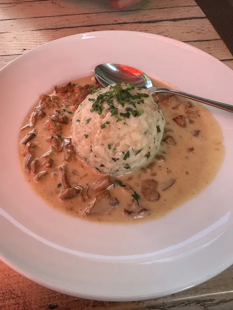 Agnes J_Gasthof zur Post_Sankt Kathrein am Hauenstein_avis