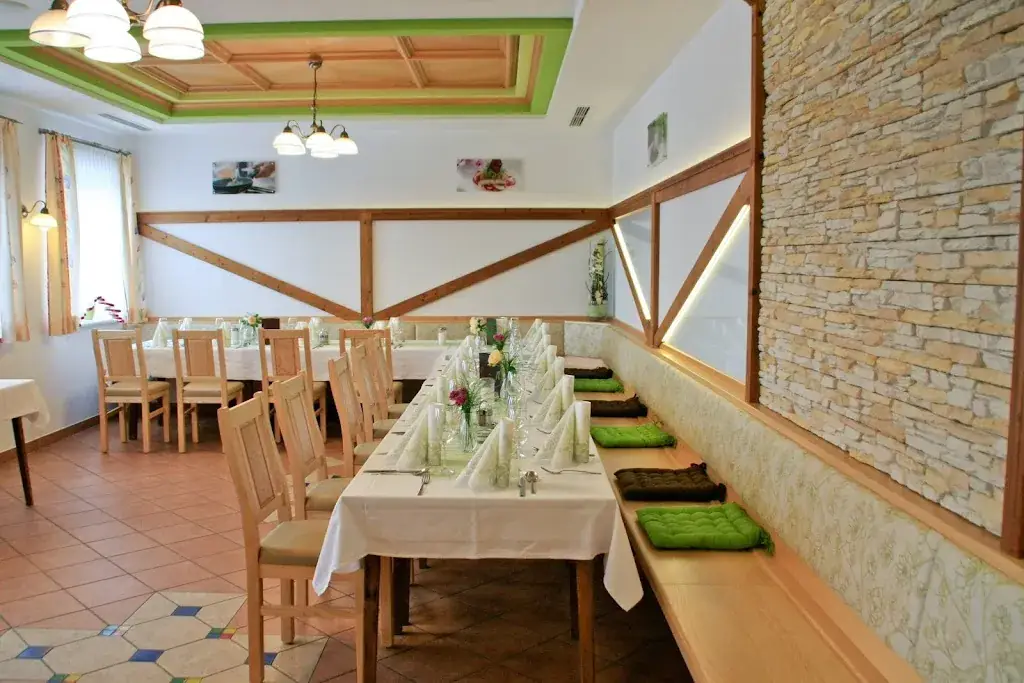 Genussgasthof Willenshofer restaurant à Sankt Kathrein am Hauenstein