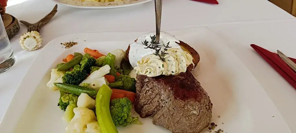 Martin Hoeller_Gasthaus Putz / Bergmannwirt_Sankt Lorenzen am Wechsel_review