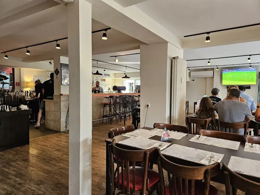 William Barnes_Pizzeria-Ristorante Garibaldi_Rust_review