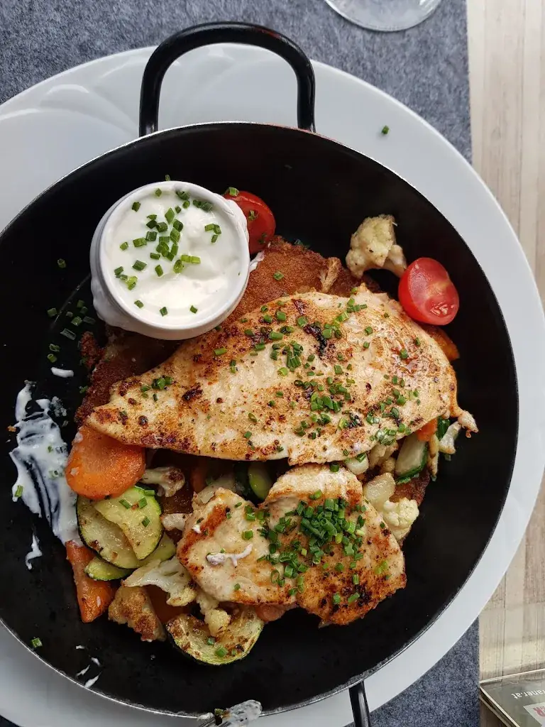 Menu_Restaurant-Cafe Alpenhof_Sankt Leonhard_immagine_8