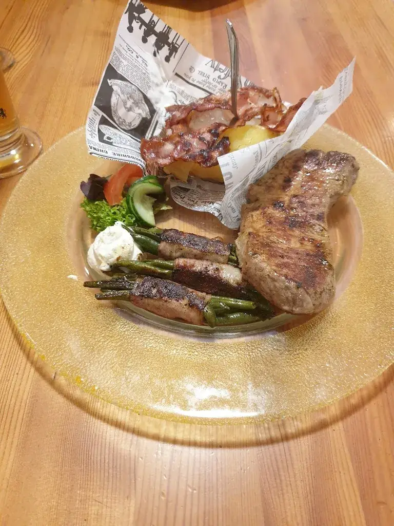 Pavel Zahradník_Freiensteinerhof_Sankt Peter-Freienstein_avis