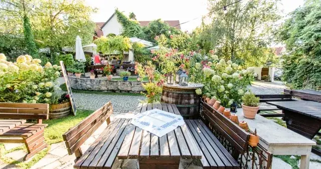 Oleander Romantik-Heuriger & Zimmer_Trausdorf an der Wulka_slider_image_1