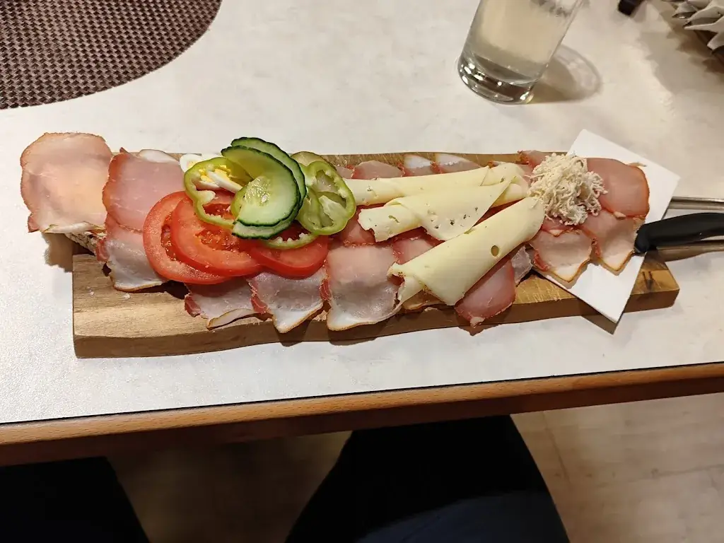 Roman_Gasthaus Keen_Sankt Veit am Vogau_review