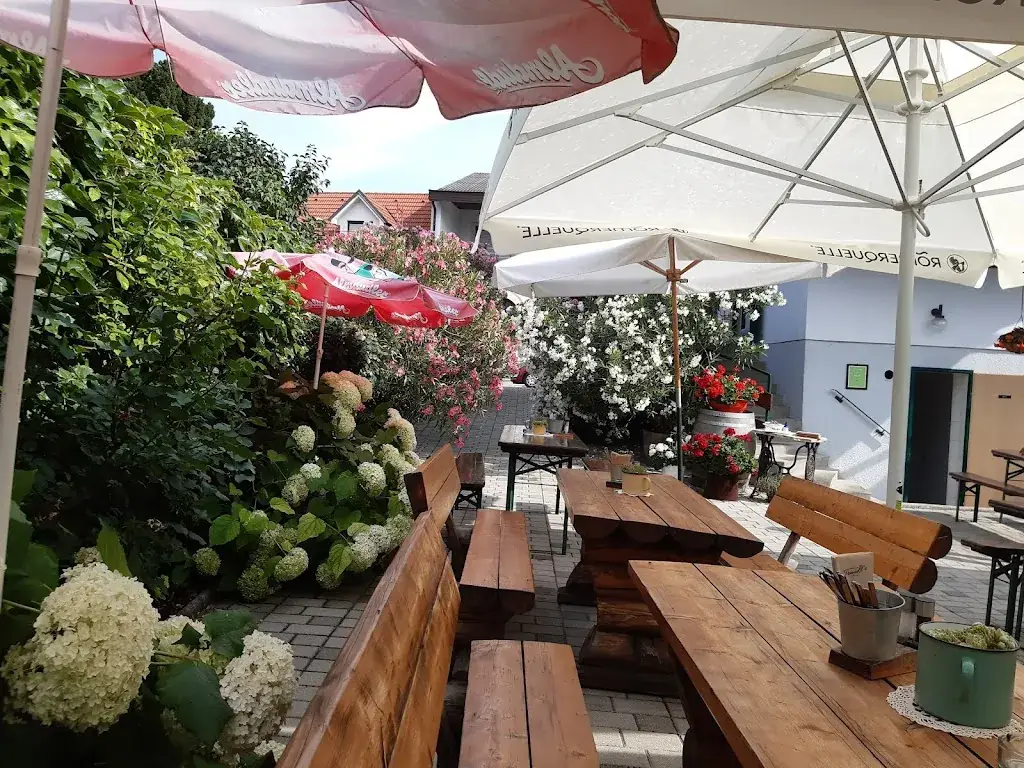 Traudl's Heuriger ristorante a Trausdorf an der Wulka