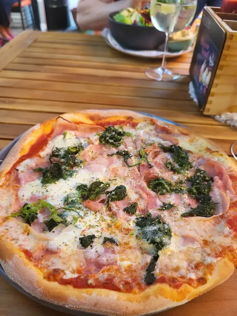 Dzsenifer Hrucsár_Papa Joe's_Schladming_review