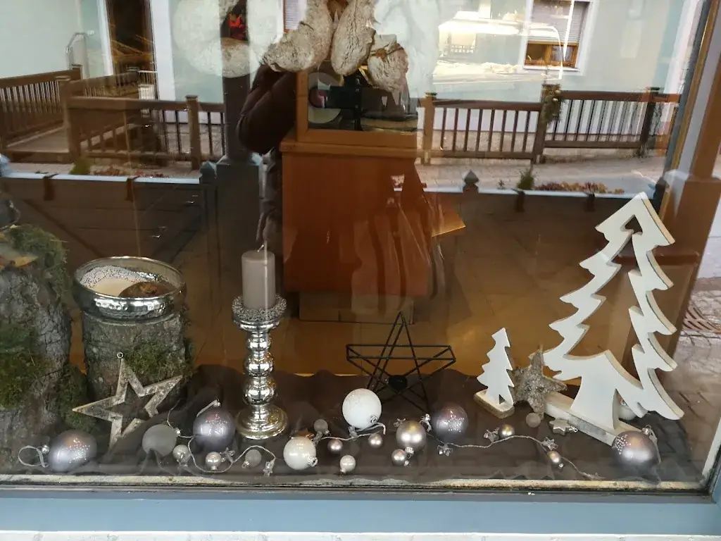 Ilona Borosne Hegedus_Café Bäckerei Wilfling_Söchau_avis