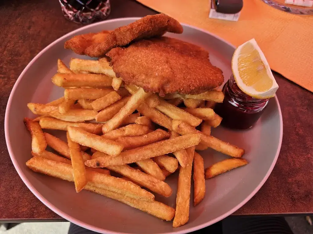 Anita Gerédi (An1ta)_Zwatricks Restaurant - Café - Wein_Soboth_recensione