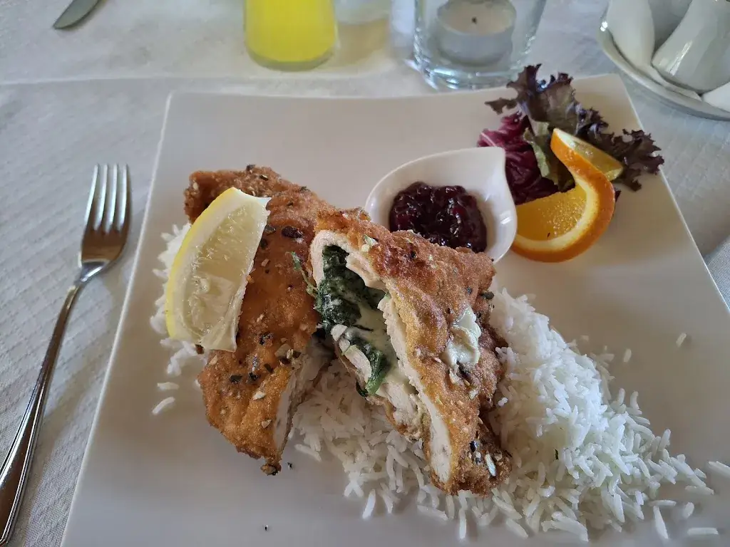 Shadow-Woman Motorbiker_Gasthof Roschitzhof_Soboth_avis